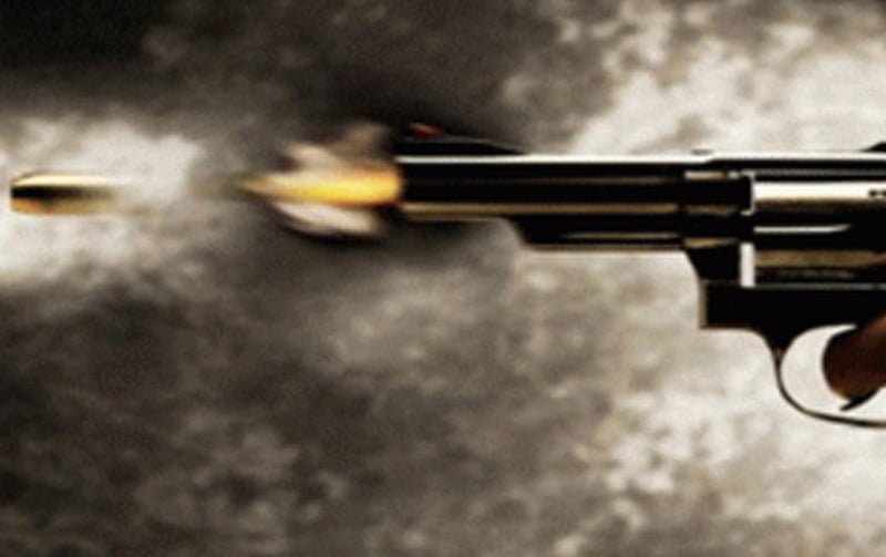 मकवानपुरमा प्रहरी र लागुऔषध सेवनकर्ताबीच झडप, प्रहरीले चलायो गोली