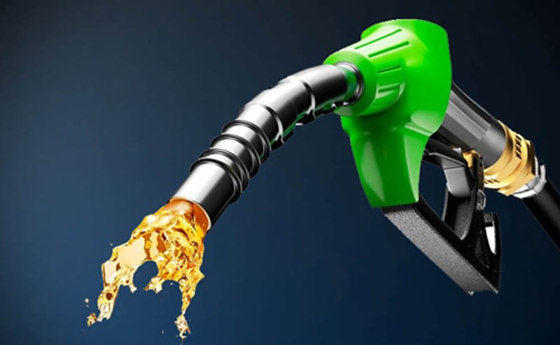 पेट्रोलको मूल्य लिटरमा १५ र डिजेल/मट्टीतेल १० रुपैयाँ बढाइयो