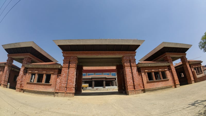 १७ वर्षपछि सिंहदरबारमै फर्किएको संसद्, ०४८ पछि कसले खुवाएका थिए शपथ ?