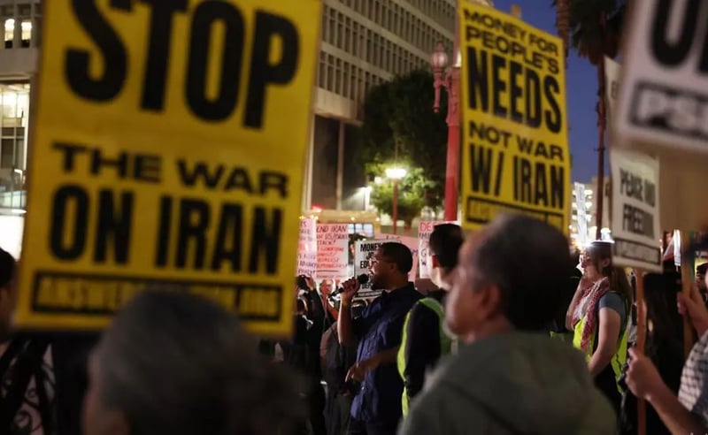 अमेरिकाका सहरहरूमा इरानमाथिको हमलाको विरोधमा प्रदर्शन