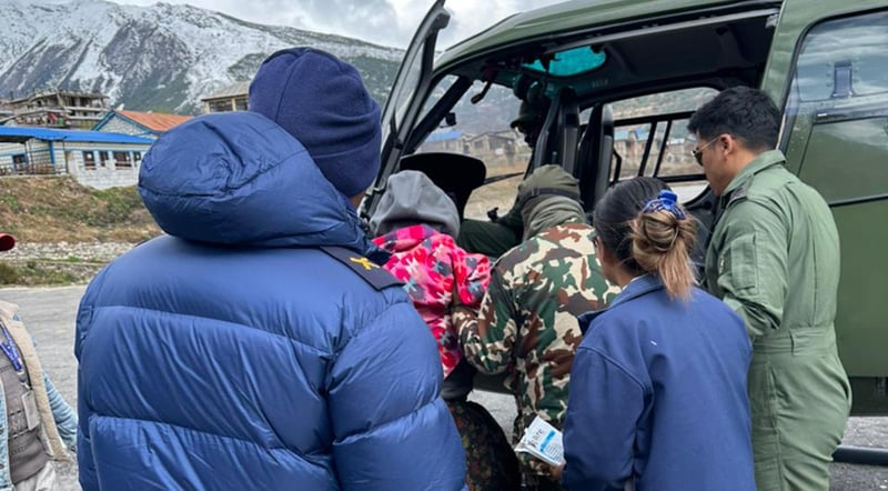 हुम्लाबाट हेलिकोप्टरमार्फत गर्भवतीको उद्धार