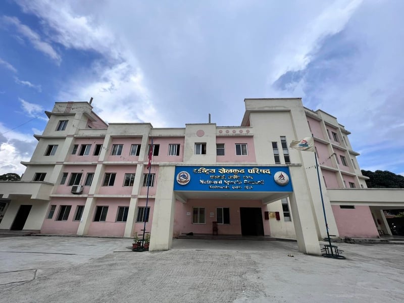 राखेपलाई पेलेरै चुनावमा जाने निर्णय लिएको एन्फामाथि तीन महिनाको निलम्बन, फिफाबाट प्रतिबन्धको खतरा!