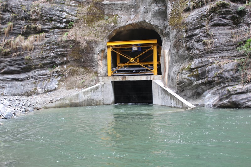 मेलम्ची खानेपानी समितिले माग्यो श्रेष्ठ रमन लुम्बिनी जेभीसँग स्पष्टीकरण, ठेक्का किन नतोड्ने?