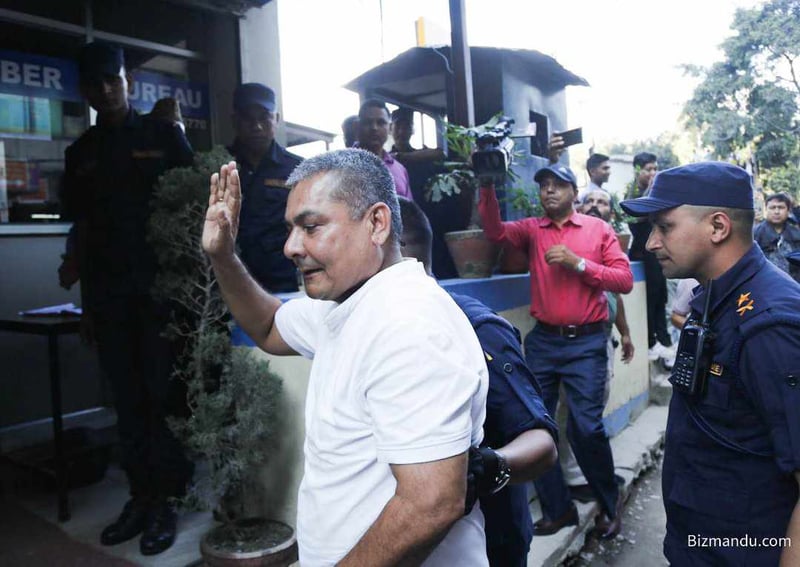 निर्वाचन आयोगको पत्रचारपछि केही घण्टामा समातिएका हुन् दुर्गा प्रसाईं, आचारसंहित उल्लंघनको आरोप