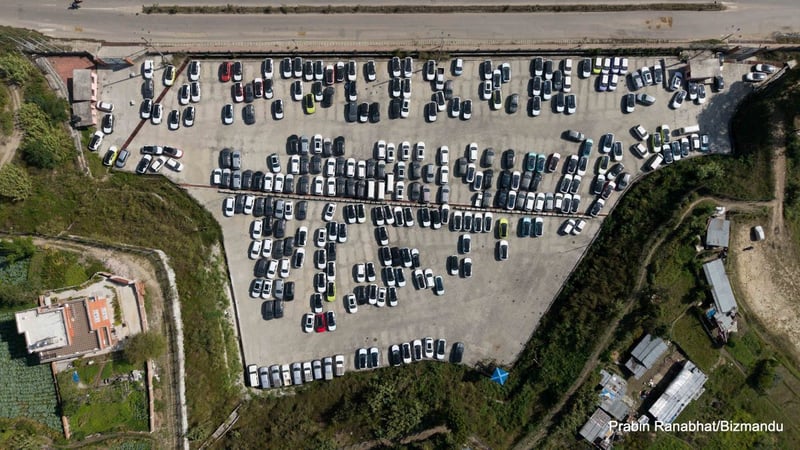 यातायात कार्यालय एकान्तकुनामा ७ महिनामा चार पाङ्ग्रे सवारी १४ हजार दर्ता, इभीको हिस्सा ४५%