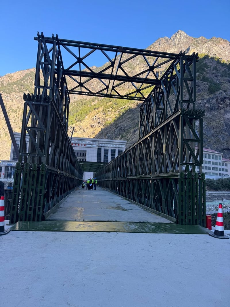 रसुवा नाकाबाट केरुङतर्फ जान थाले खाली कन्टेनर, चुनावपछि उत्तरी नाकाबाट छैन आयात