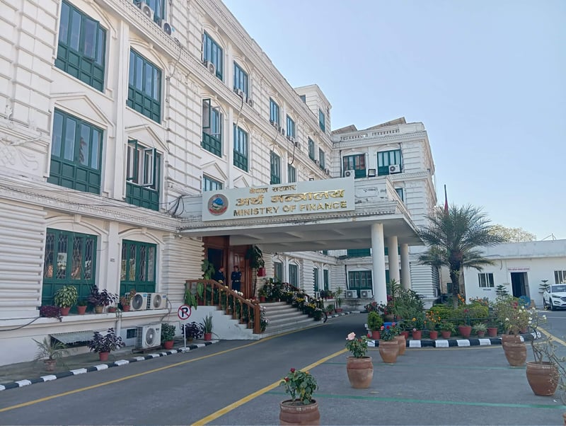 आन्तरिक ऋण परिचालनमा आयोगले तोक्यो सीमा, जीडीपीको ५.५% भन्दा उठाउन नपाउने