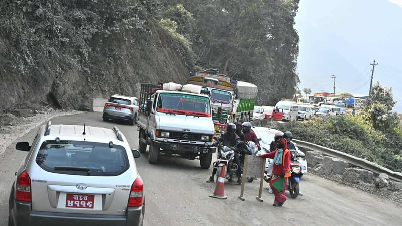 मुग्लिन-मलेखु सडक : तेस्रो चरणसम्म आइपुग्दा ११ किलोमिटर कालोपत्र पूरा