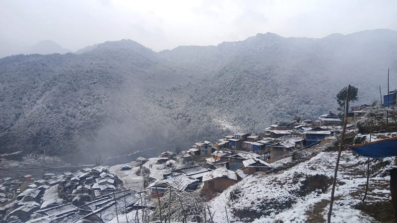 हिमपातसँगै वर्षा : पूर्वी रुकुममा मध्यपहाडी लोकमार्ग अवरुद्ध, सिमकोट र खलंगा सेताम्य