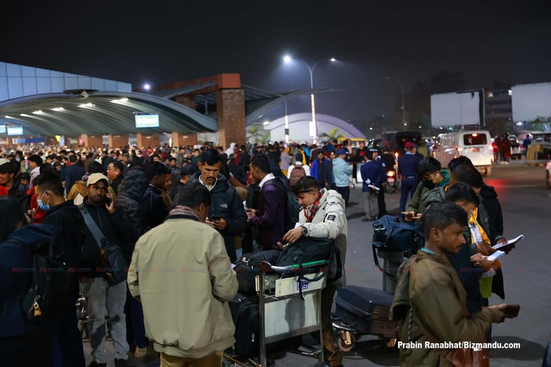 गल्फ क्षेत्रको ‘एयरस्पेस’ बन्द हुँदा काठमाडौंबाट हुने सबै उडान रद्द, विमानस्थलमा यात्रुहरूको भीड
