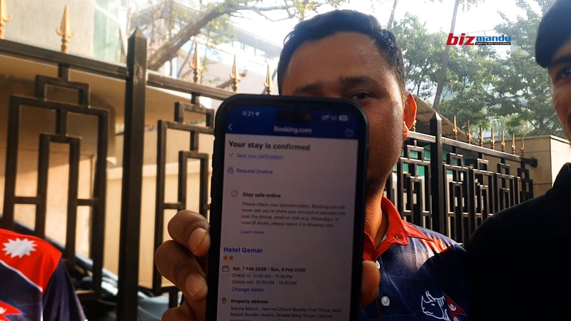 मुम्बई पुगेका नेपाली समर्थकलाई होटल पाउनै गाह्रो, ‘बुकिङ छ तर रुम छैन भन्छन्’