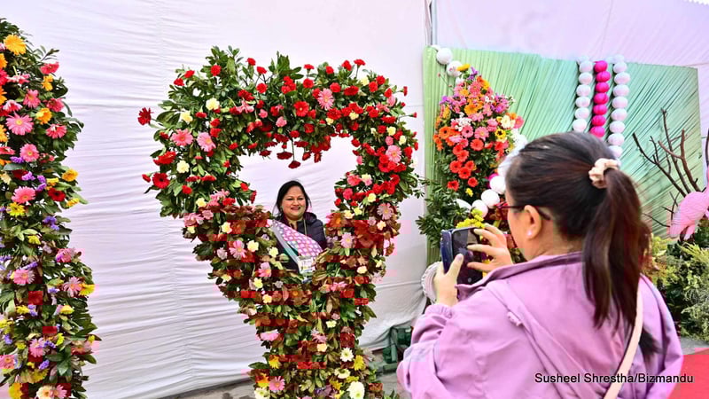 फूल तथा बोटबिरुवाका सौखिनहरूका लागि भृकुटीमण्डपमा पुष्प मेला सुरु