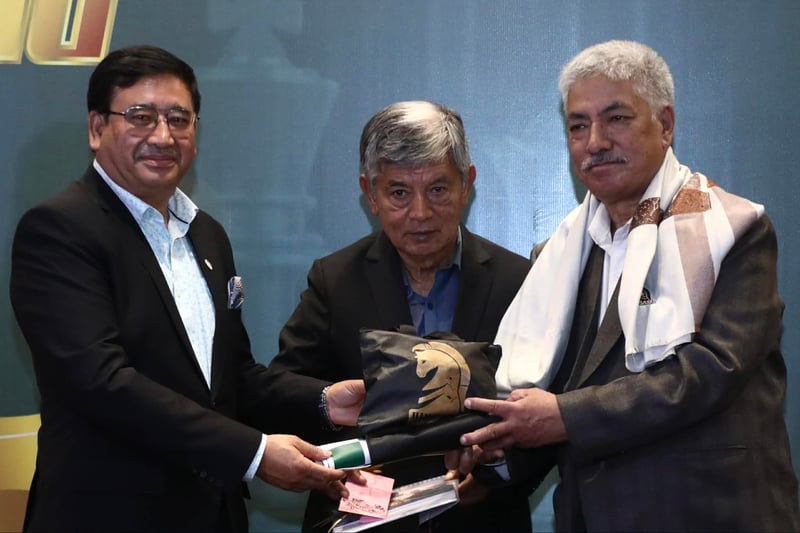 हिमालयन लाइफटाइम अचिभमेन्ट अवार्डबाट चेसका पुराना खेलाडी नवीन तण्डुकार सम्मानित