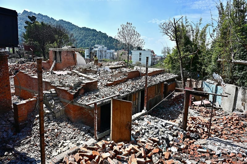 कांग्रेसको कुनैबेलाको राजनीतिक मुकाम अब सम्झनामा मात्रै, घर भत्काएपछि ६ रोपनी जग्गा देउवाले के गर्लान्?