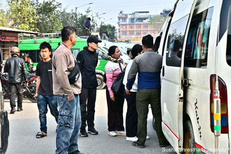 पेट्रोलियम पदार्थको मूल्य वृद्धि भएपछि भाडादर समायोजन गर्न यातायात व्यवसायीको माग