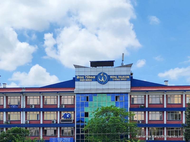 नेपाल टेलिकमको फोन र इन्टरनेट सेवामा प्राविधिक समस्या, प्रवक्ता भन्छन् – ‘मर्मत हुँदैछ’