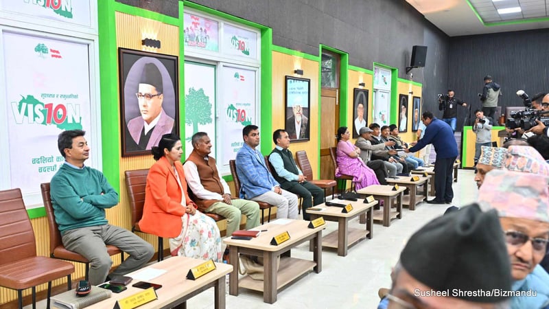 गगनको राजीनामा कांग्रेस केन्द्रीय समिति बैठकबाट अस्वीकृत, देखायो ८ आधार