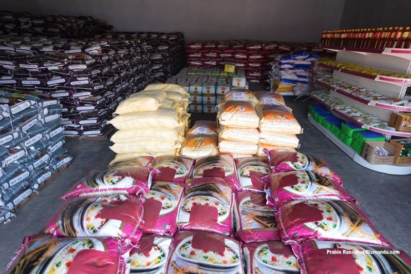 इरान युद्धसँगै खाद्यान्न अभाव हुने त्रासमा उपभोक्ता, ‘नआतिनुस् चार महिनालाई पुग्नेछ’