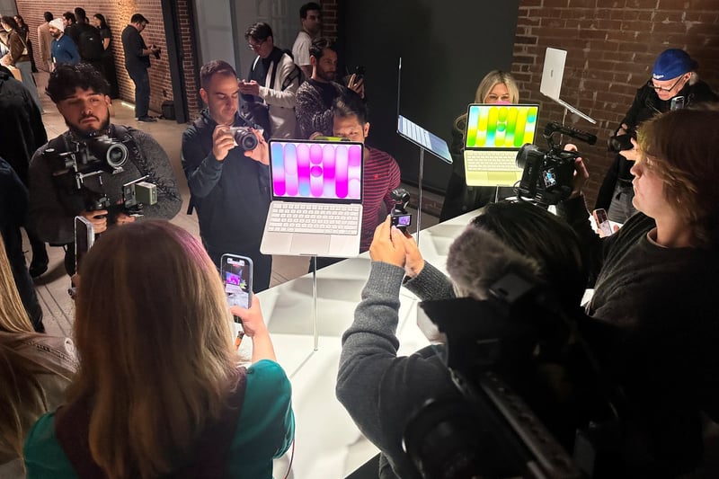 एप्पलको ध्यान किफायती मूल्यको ग्याजेट बजारमा, ल्यायो आइफोन-१७ई र म्याकबुक निओ