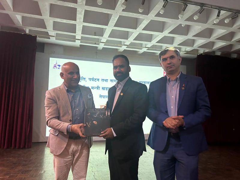 पर्यटन प्रवर्धनको परम्परागत अभ्यासबाट बाहिर निस्किन बोर्डलाई मन्त्री पौडेलको निर्देशन