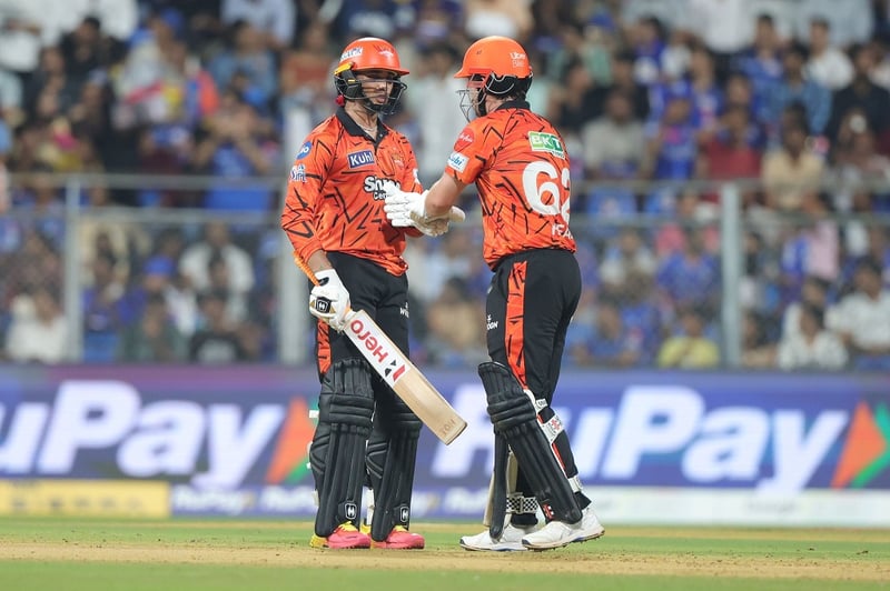 मुम्बईले दिएको विशाल लक्ष हैदराबादले पछ्यायो, हेड र शर्माको फेरि प्रभावशाली ब्याटिङ
