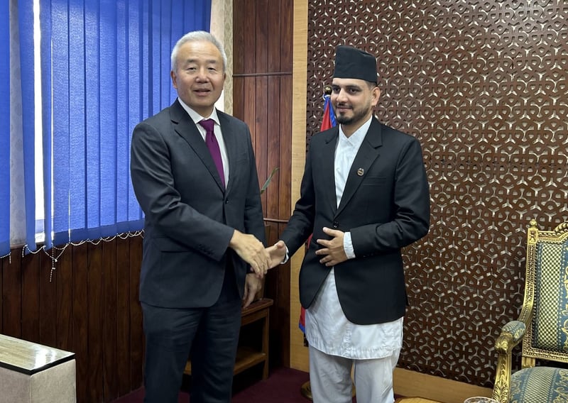 जापानी राजदूतसँग मन्त्री लम्सालको शिष्टाचार भेट, पूर्वाधार सहकार्यमा जोड