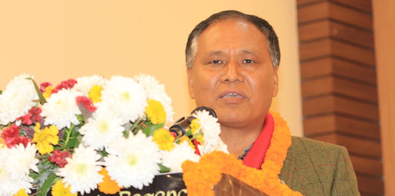 सडकमा बसेर जनताको सरकार चलाउँछौँ : कुलमान घिसिङ