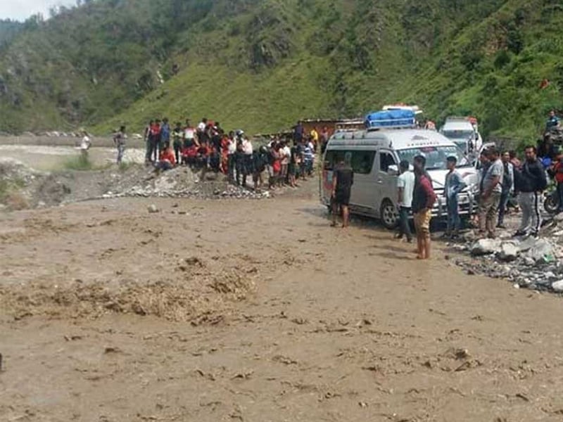 बिपी राजमार्गमा यातायात सञ्चालन, सतर्कता अपनाउन अनुरोध