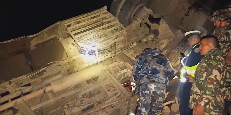 यी हुन् बस दुर्घटनामा परेका विदेशी नागरिक