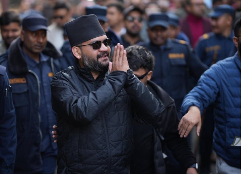 मतदातासँग प्रत्यक्ष संवाद, घरदैलो कार्यक्रम पार्टीका नेता कार्यकर्तासँग भेटघाट गर्न फिदिम पुगे बालेन