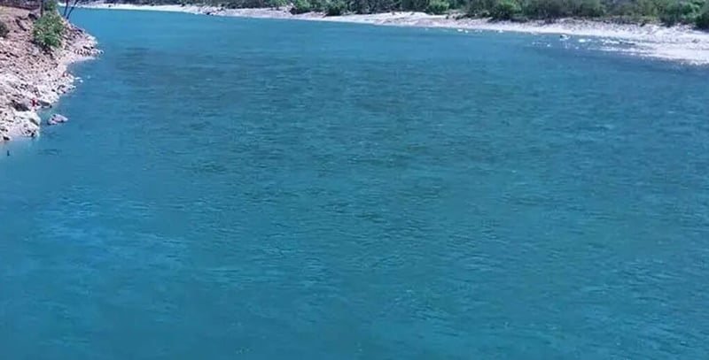 कर्णाली नदीमा डुंगा पल्टिँदा बाबुछोरा बेपत्ता