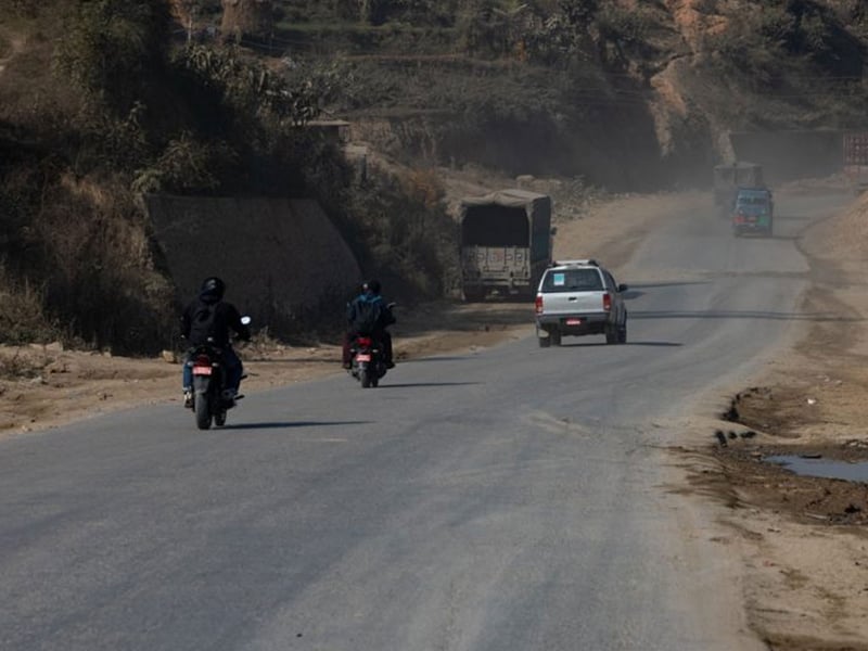 नागढुंगा–मलेखु सडक कालोपत्र तीव्र