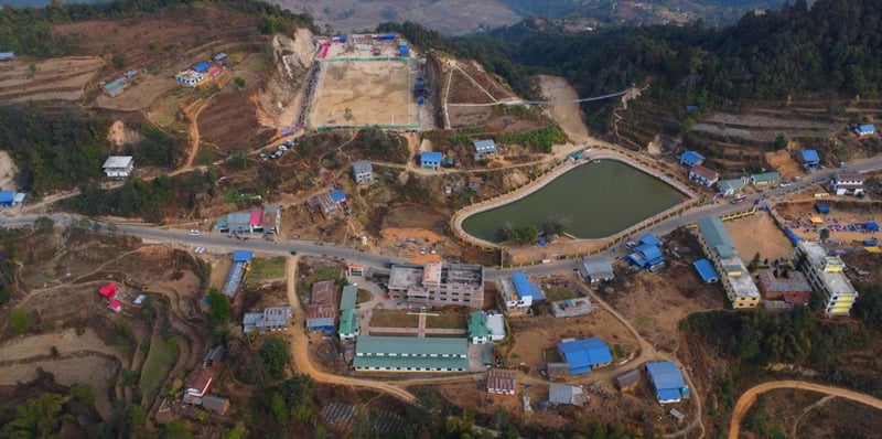 आँखा रोगीको खोजी गर्दै पौवादुङमा