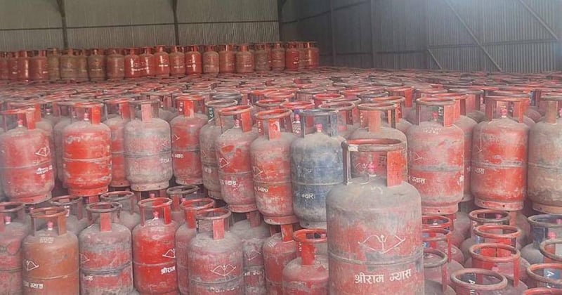 हरिसिद्धि श्रीराम ग्यास भण्डारणमा ६ हजारभन्दा बढी भरि सिलिन्डर फेला