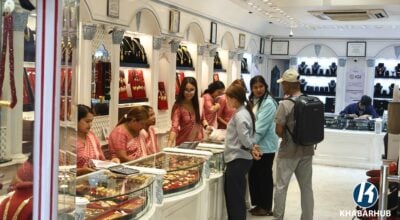 Gold price rises by Rs 3,800 per tola