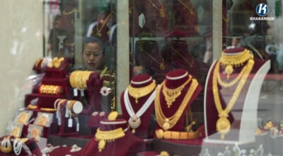 Gold price rises slightly, silver declines in domestic market