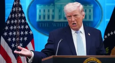 US and Iran signal conditional ceasefire amid tensions over Hormuz passage