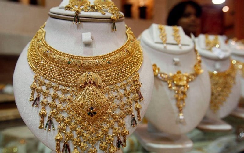 Gold prices surge to Rs 309,300 per tola