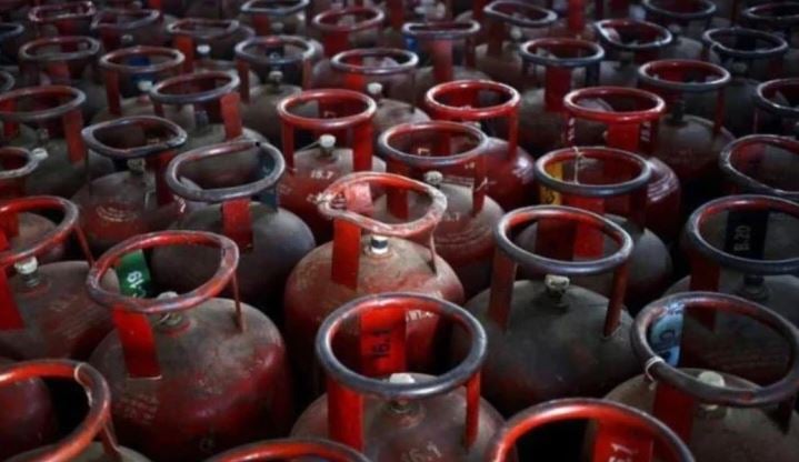 India tightens gas supplies over Mideast war, restaurants warn of closures