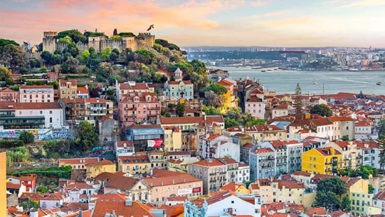 Mobile camp concludes in Porto of Portugal