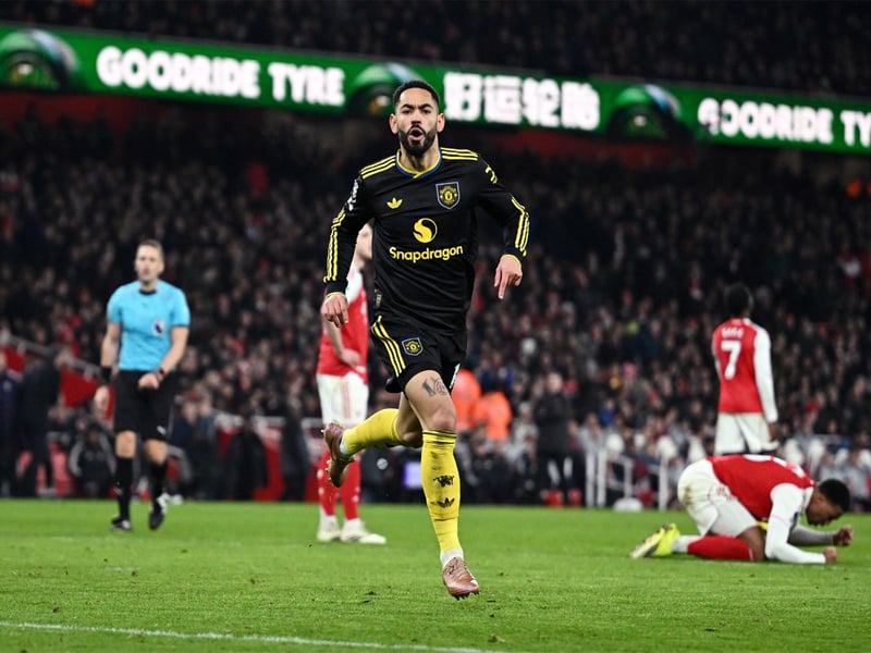 Manchester United stun Premier League table leaders Arsenal in 3-2 thriller