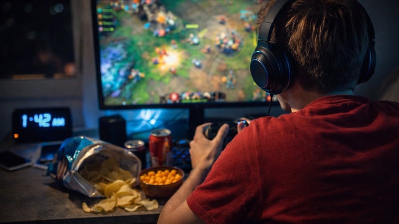 Over 10 hours gaming weekly harms young people’s diet, sleep: study