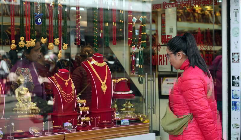 Gold, silver prices see slight decline