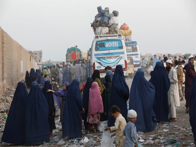 Nearly 94,000 Afghan families return in three months amid rights concerns