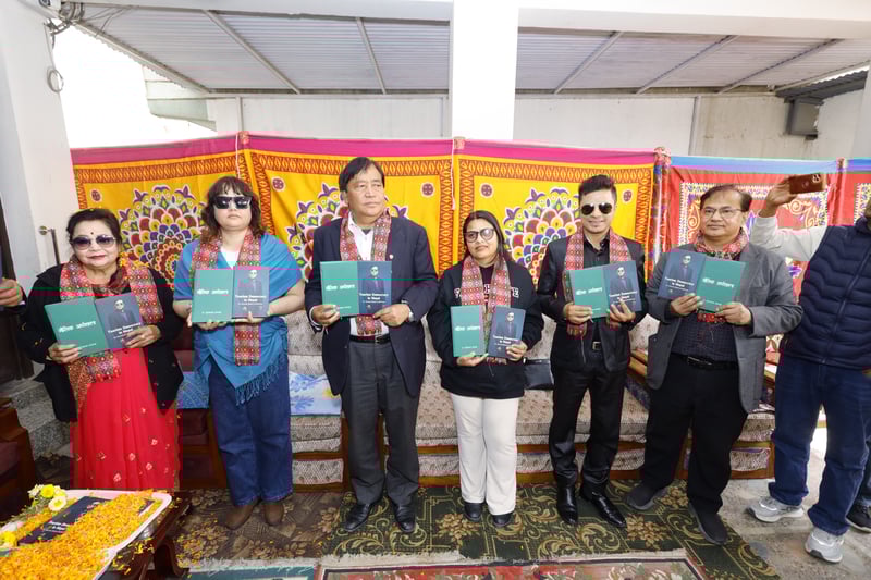 डा. सुरेन्द्रभक्त प्रधानाङ्गका दुई पुस्तक 'मौलिक अर्थशास्त्र' तथा 'टुरिजम डेमोक्रेसी इन नेपाल' लोकार्पण