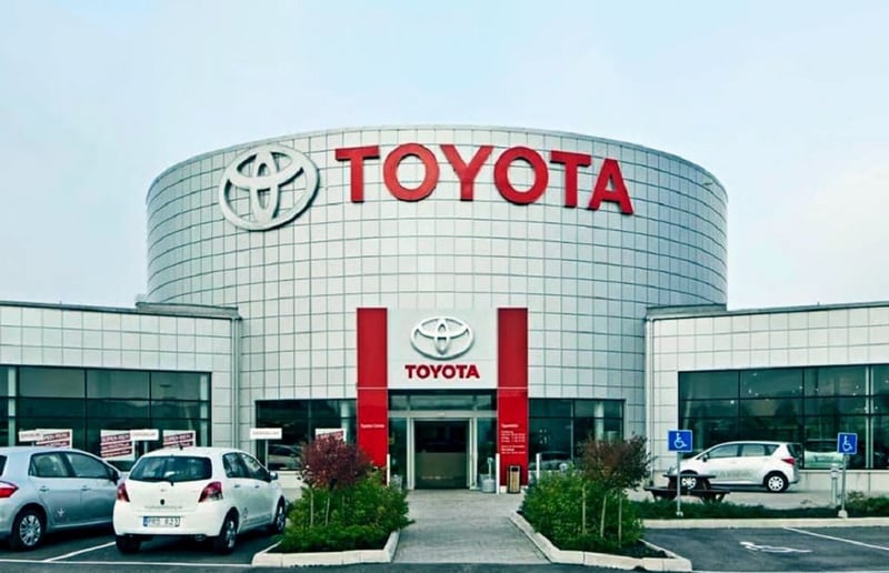 टोयोटाको विश्वव्यापी उत्पादन ५.५ प्रतिशतले घट्यो, ६ महिनापछि पहिलोपटक गिरावट
