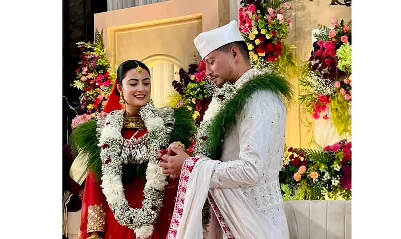 अभिनेत्री नीतिले कसिन् प्रेमी याञ्चितसँग लगनगाँठो