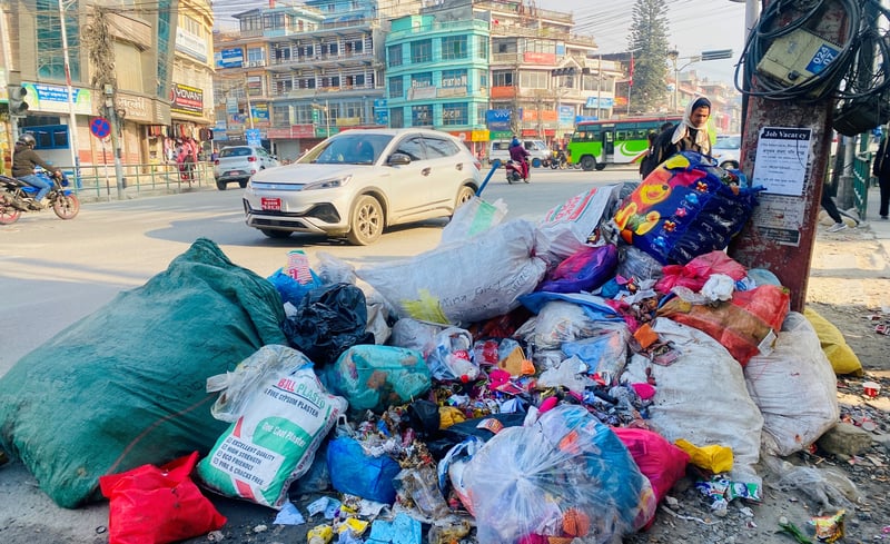 पोखरामा चुनौती बन्दै फोहोर व्यवस्थापन