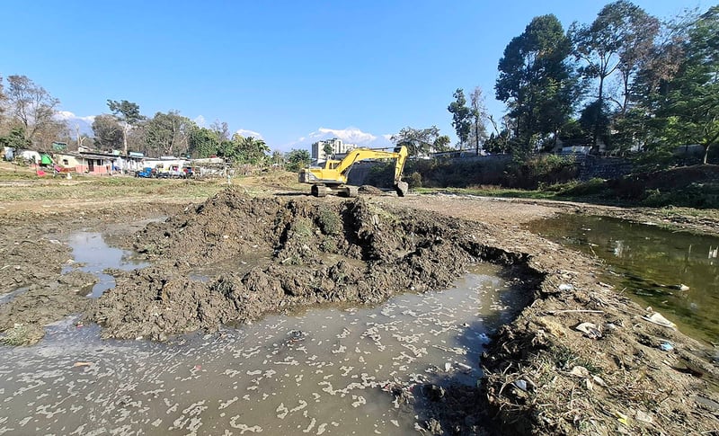फेवाताल फराकिलो पार्न गेग्रान निकालिँदै