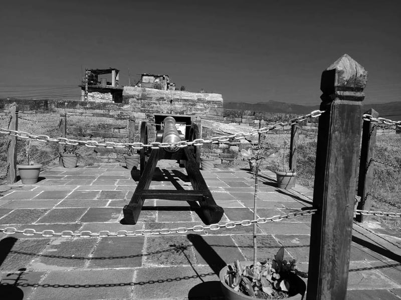 संरक्षणको पर्खाइमा सुन्दरी तोप